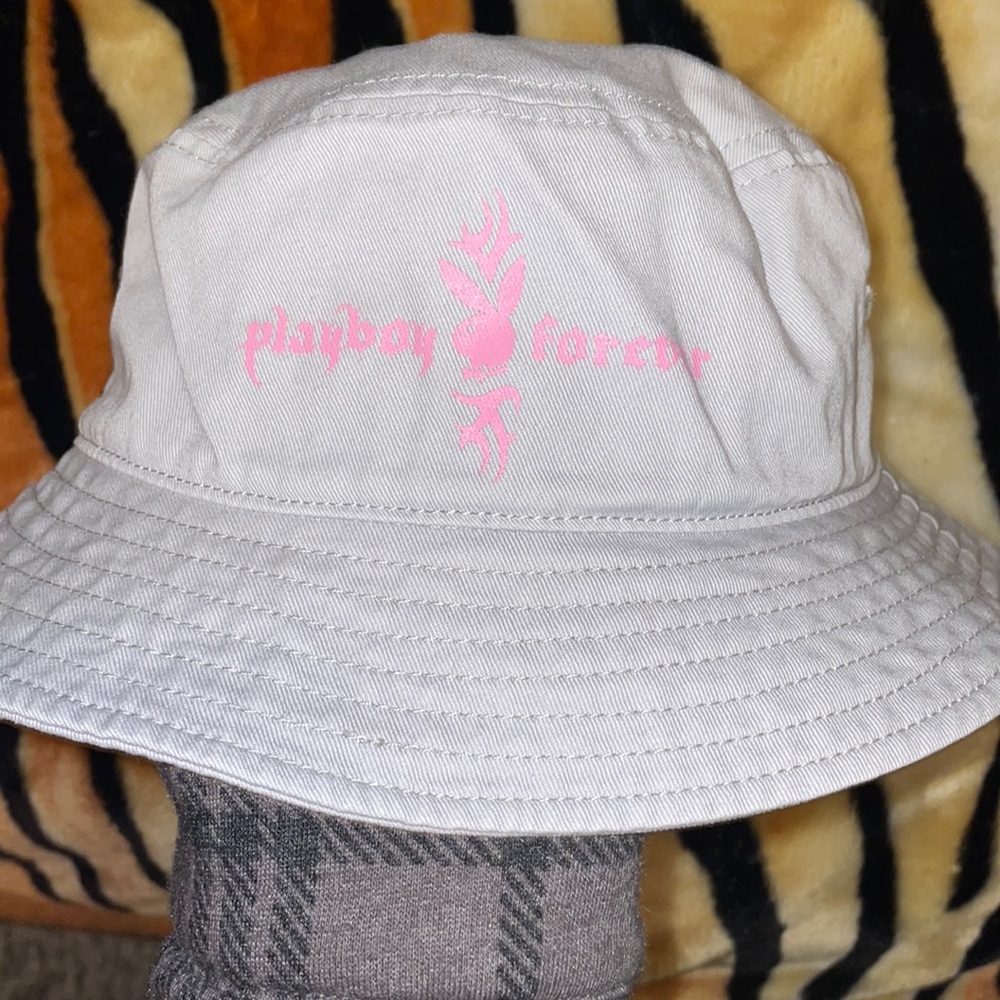 PLAYBOY BUCKET HAT